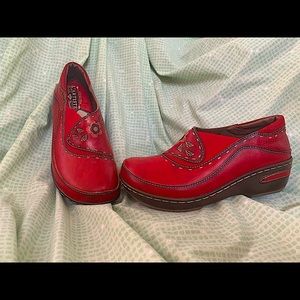 Women shoes by L’Artiste